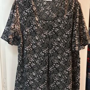 Women's Black Floral V-Neck Blouse